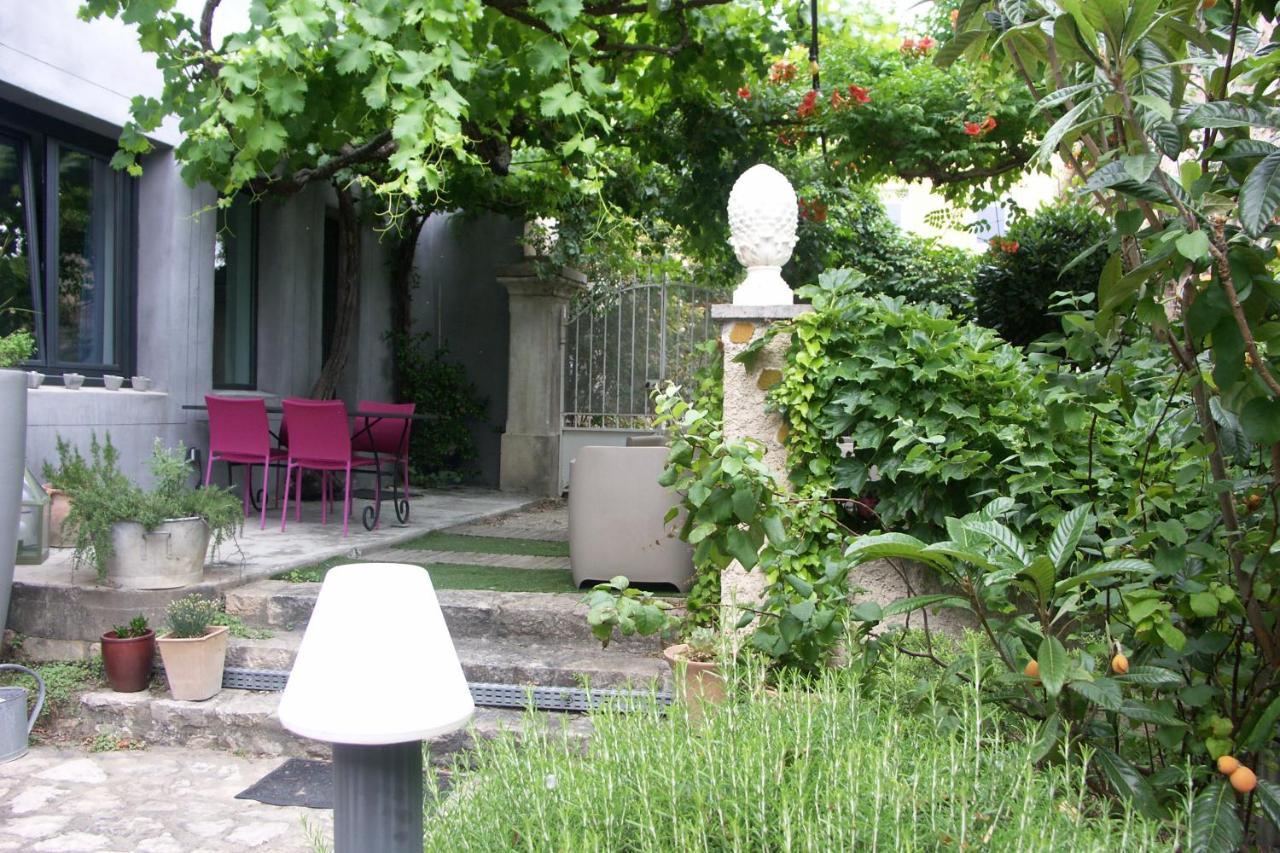 Maison d'Hôtes Côté Cour Rasteau Esterno foto