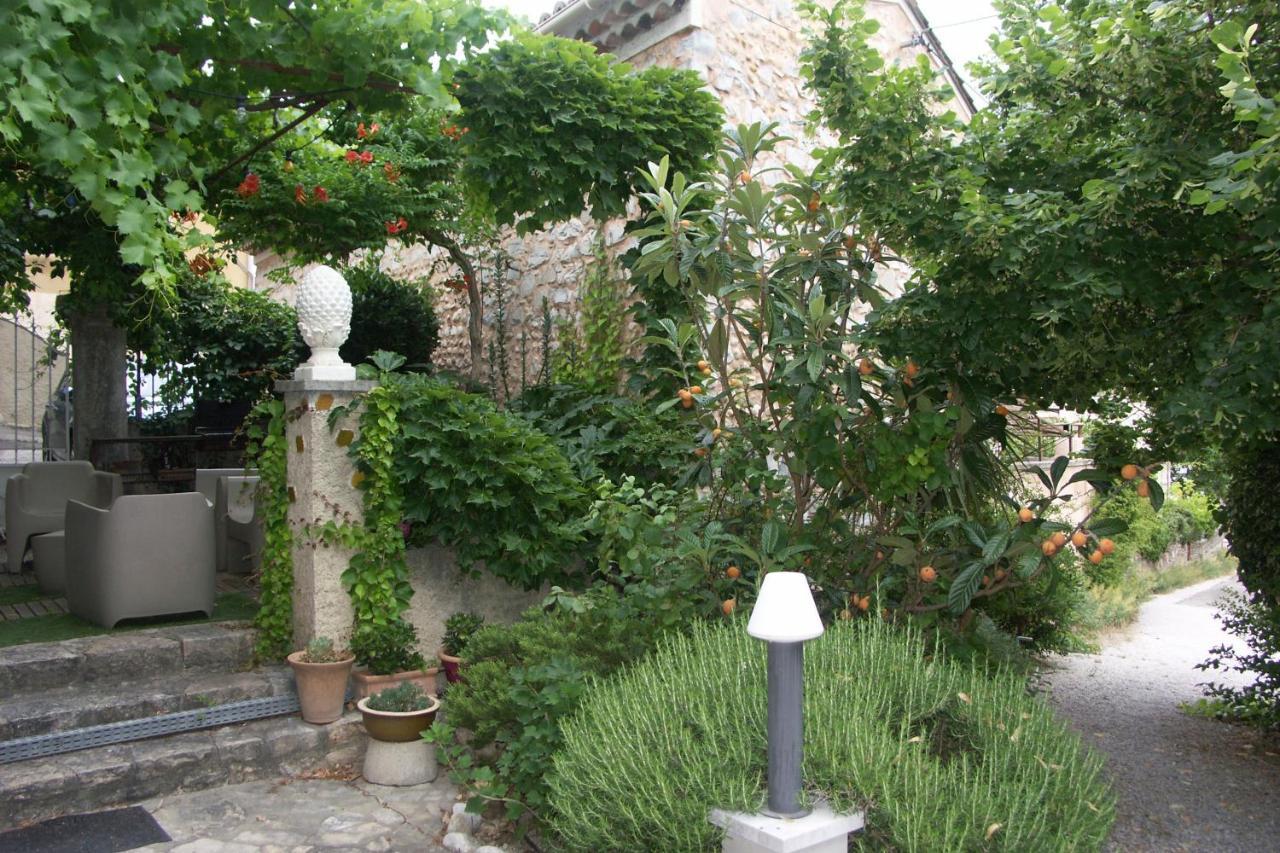 Maison d'Hôtes Côté Cour Rasteau Esterno foto